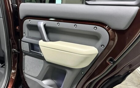 Land Rover Defender II, 2022 год, 15 000 000 рублей, 21 фотография
