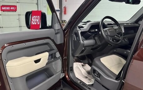 Land Rover Defender II, 2022 год, 15 000 000 рублей, 18 фотография
