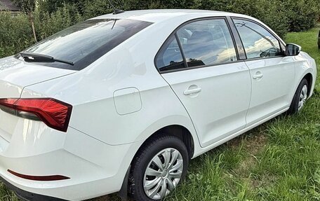 Skoda Rapid II, 2021 год, 1 350 000 рублей, 2 фотография