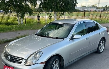 Nissan Skyline, 2001 год, 650 000 рублей, 2 фотография