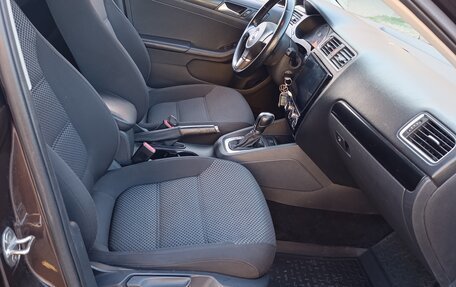 Volkswagen Jetta VI, 2014 год, 890 000 рублей, 14 фотография
