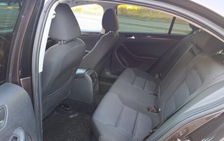 Volkswagen Jetta VI, 2014 год, 890 000 рублей, 11 фотография