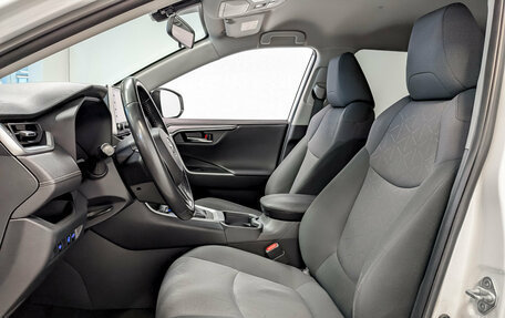 Toyota RAV4, 2019 год, 2 565 000 рублей, 20 фотография