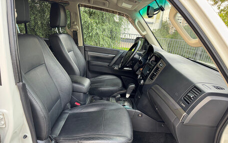 Mitsubishi Pajero IV, 2015 год, 2 600 000 рублей, 20 фотография