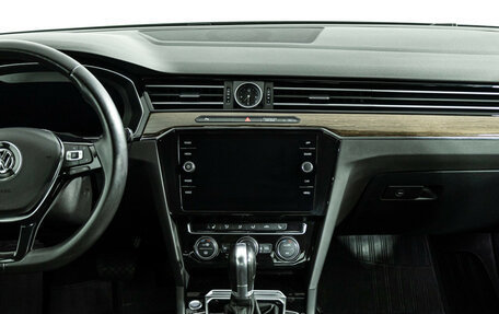 Volkswagen Passat B8 рестайлинг, 2017 год, 1 779 700 рублей, 15 фотография
