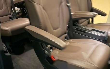 Mercedes-Benz V-Класс, 2022 год, 7 700 000 рублей, 4 фотография