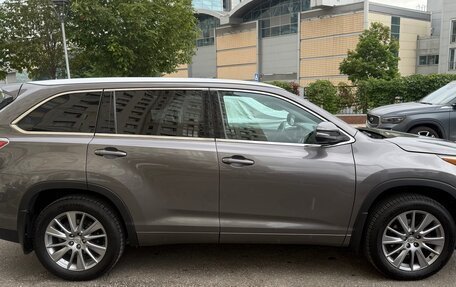 Toyota Highlander III, 2014 год, 2 450 000 рублей, 3 фотография