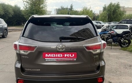 Toyota Highlander III, 2014 год, 2 450 000 рублей, 4 фотография