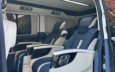 Mercedes-Benz V-Класс, 2023 год, 7 000 000 рублей, 4 фотография
