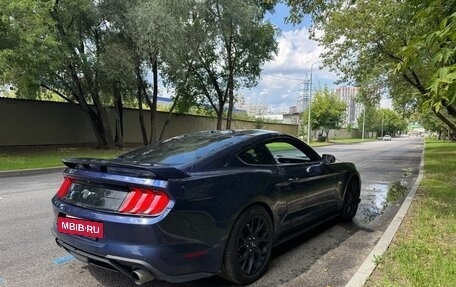 Ford Mustang VI рестайлинг, 2017 год, 2 500 000 рублей, 6 фотография