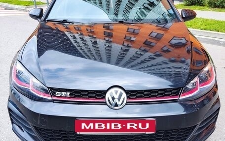 Volkswagen Golf GTI VII, 2018 год, 2 250 000 рублей, 2 фотография