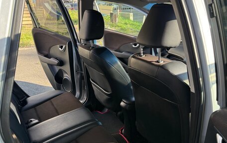 Honda Fit Shuttle I рестайлинг, 2011 год, 950 000 рублей, 16 фотография