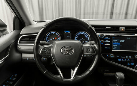 Toyota Camry, 2021 год, 2 200 000 рублей, 10 фотография
