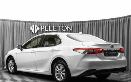 Toyota Camry, 2021 год, 2 200 000 рублей, 4 фотография