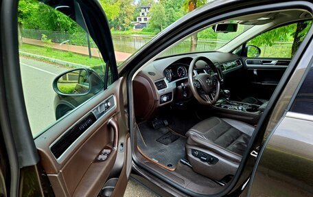 Volkswagen Touareg III, 2016 год, 2 800 000 рублей, 11 фотография