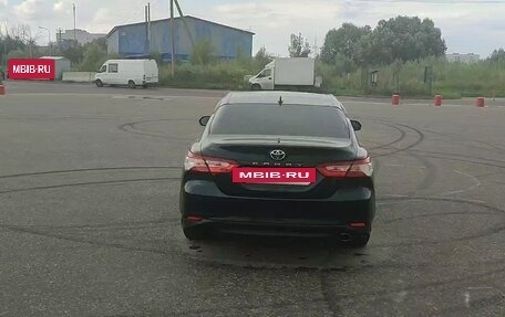 Toyota Camry, 2019 год, 1 900 000 рублей, 5 фотография