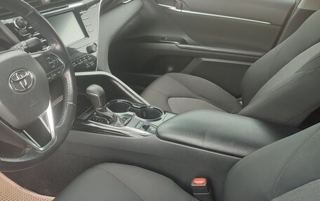 Toyota Camry, 2019 год, 1 900 000 рублей, 8 фотография