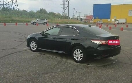 Toyota Camry, 2019 год, 1 900 000 рублей, 3 фотография