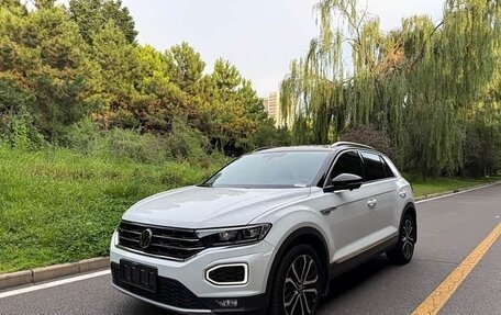 Volkswagen T-Roc I, 2021 год, 1 300 777 рублей, 1 фотография