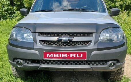 Chevrolet Niva I рестайлинг, 2004 год, 410 000 рублей, 1 фотография