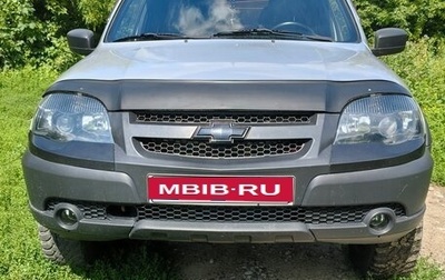 Chevrolet Niva I рестайлинг, 2004 год, 410 000 рублей, 1 фотография