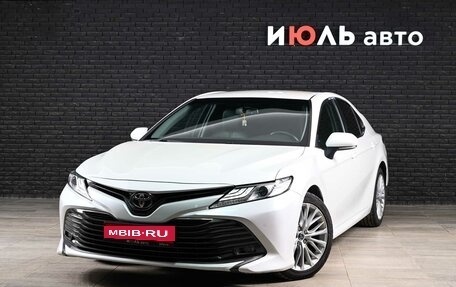 Toyota Camry, 2018 год, 2 100 000 рублей, 1 фотография