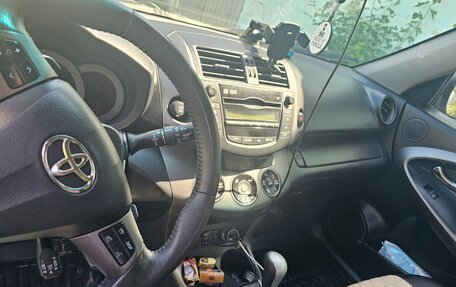 Toyota RAV4, 2011 год, 2 100 000 рублей, 4 фотография