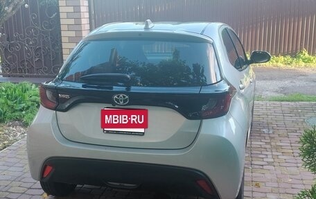 Toyota Yaris, 2021 год, 1 420 000 рублей, 7 фотография