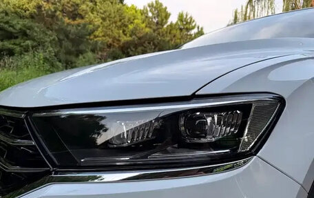 Volkswagen T-Roc I, 2021 год, 1 300 777 рублей, 2 фотография