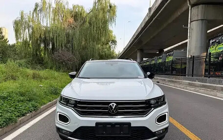 Volkswagen T-Roc I, 2021 год, 1 300 777 рублей, 3 фотография