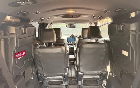 Toyota Voxy III, 2019 год, 3 200 000 рублей, 6 фотография