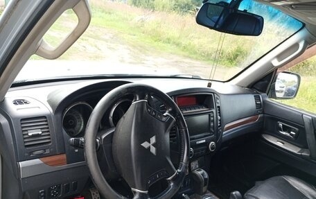 Mitsubishi Pajero IV, 2008 год, 1 300 000 рублей, 7 фотография