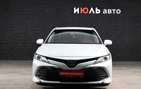 Toyota Camry, 2018 год, 2 100 000 рублей, 2 фотография