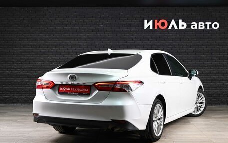 Toyota Camry, 2018 год, 2 100 000 рублей, 4 фотография