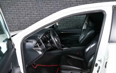 Toyota Camry, 2018 год, 2 100 000 рублей, 9 фотография