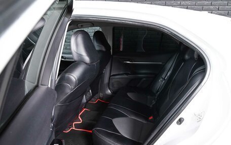 Toyota Camry, 2018 год, 2 100 000 рублей, 10 фотография