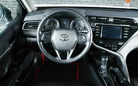 Toyota Camry, 2018 год, 2 100 000 рублей, 11 фотография