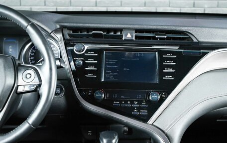 Toyota Camry, 2018 год, 2 100 000 рублей, 13 фотография