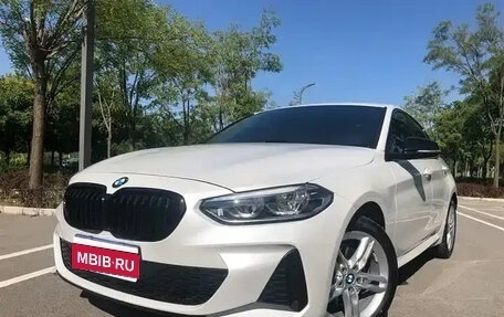 BMW 1 серия, 2021 год, 1 620 000 рублей, 1 фотография
