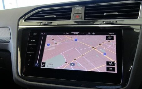 Volkswagen Tiguan II, 2022 год, 2 330 000 рублей, 13 фотография