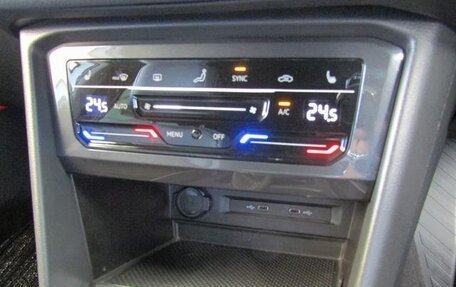 Volkswagen Tiguan II, 2022 год, 2 330 000 рублей, 17 фотография