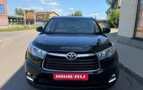 Toyota Highlander III, 2014 год, 2 400 000 рублей, 3 фотография