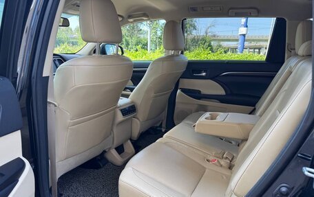 Toyota Highlander III, 2014 год, 2 400 000 рублей, 23 фотография