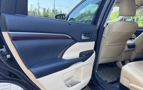 Toyota Highlander III, 2014 год, 2 400 000 рублей, 24 фотография