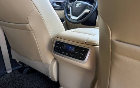Toyota Highlander III, 2014 год, 2 400 000 рублей, 27 фотография
