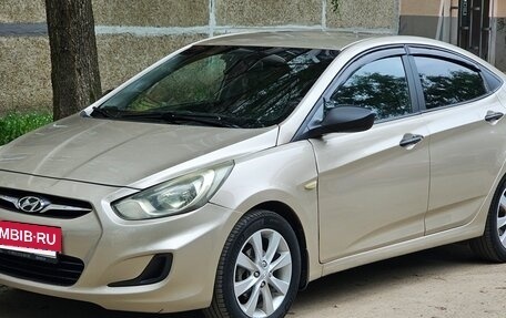 Hyundai Solaris II рестайлинг, 2011 год, 630 000 рублей, 3 фотография