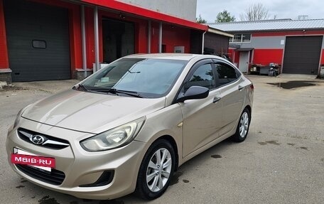 Hyundai Solaris II рестайлинг, 2011 год, 630 000 рублей, 31 фотография