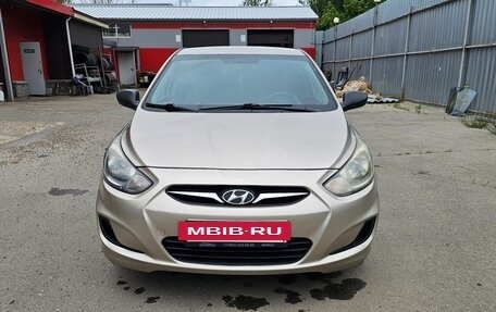 Hyundai Solaris II рестайлинг, 2011 год, 630 000 рублей, 32 фотография