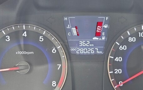 Hyundai Solaris II рестайлинг, 2011 год, 630 000 рублей, 36 фотография