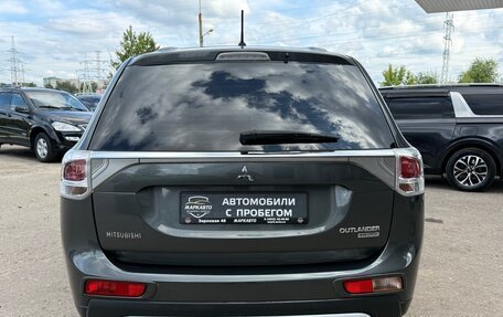 Mitsubishi Outlander III рестайлинг 3, 2014 год, 1 375 000 рублей, 9 фотография